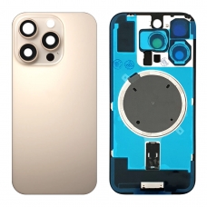 Tapa trasera con soporte para iPhone 16 Pro titanio color desierto